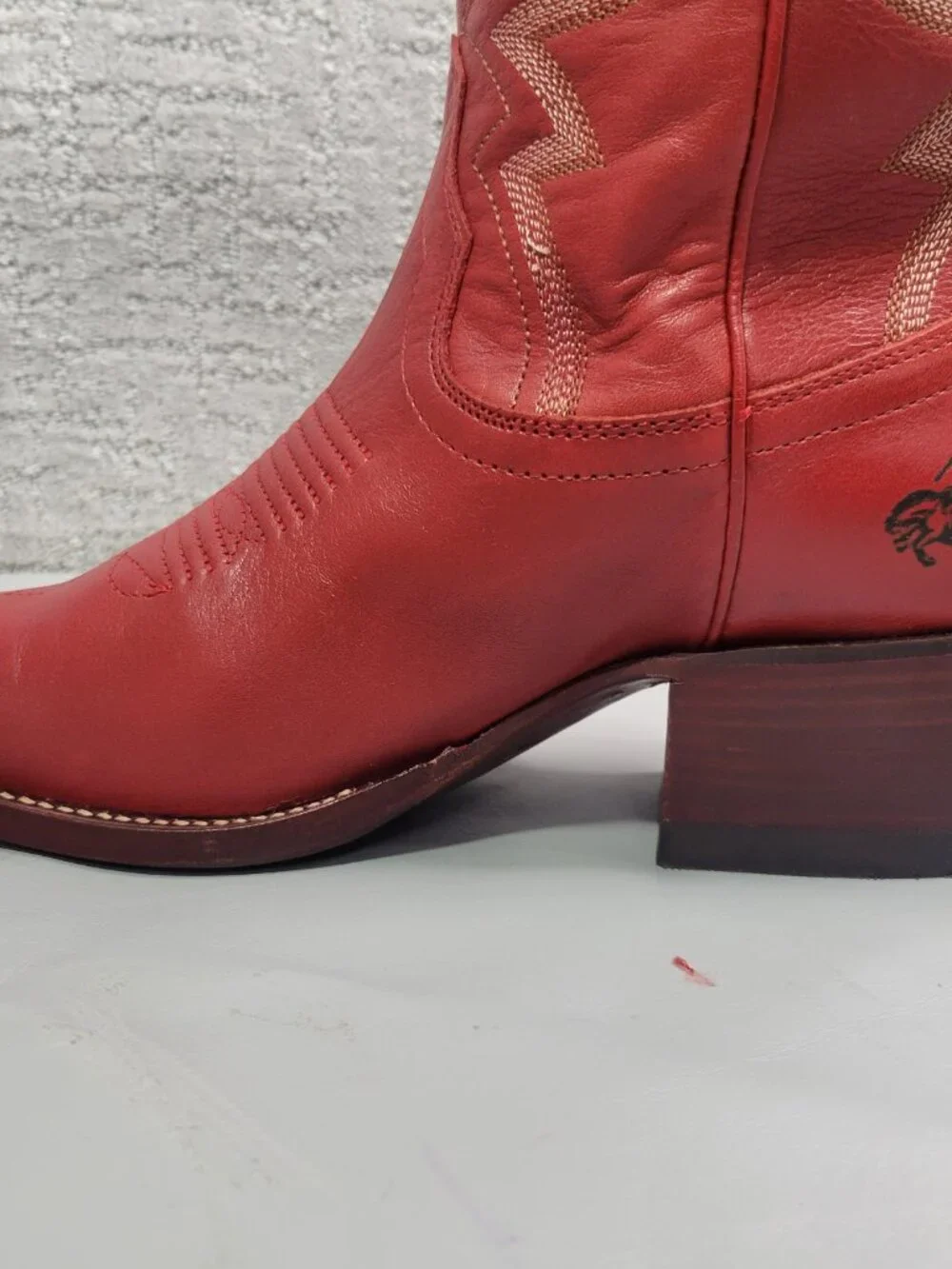 Tecovas The Abby Women's Size US 7.5B Crimson Cowhide Cowgirl Boots.